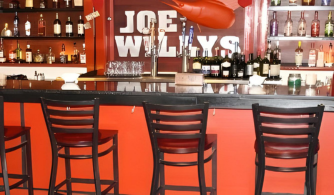 Joe Willy's full-service bar